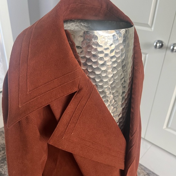 A fabulous vintage 1970s rust coloured ultra suede wrap coat by famous bridling - Picture 8 of 16